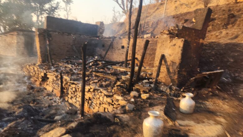 खोटाङ: डढेलोले एक विद्यालय सहित नौ घर जले