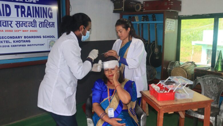 दिक्तेल बोर्डिङ स्कुलमा प्राथमिक उपचार तालिम