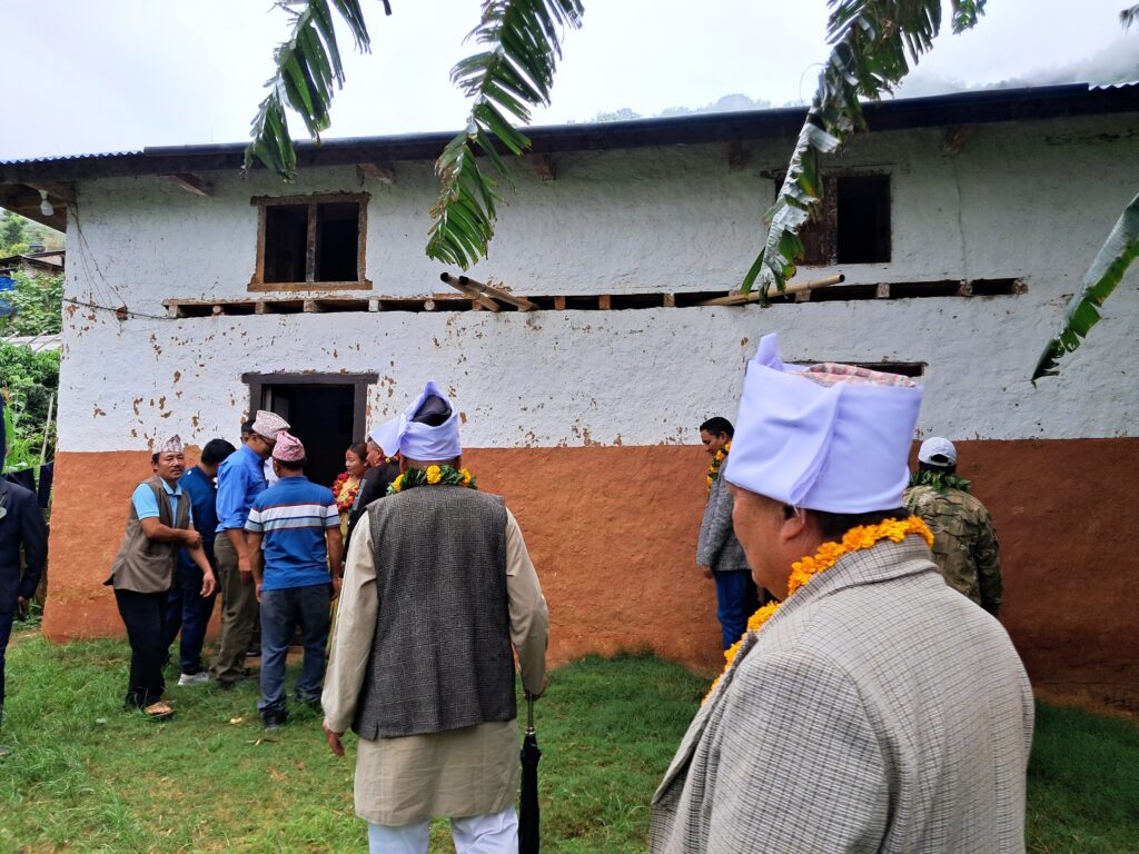 सामुदायीक होमस्टेमा लम्किदै ऐसेलुखर्क